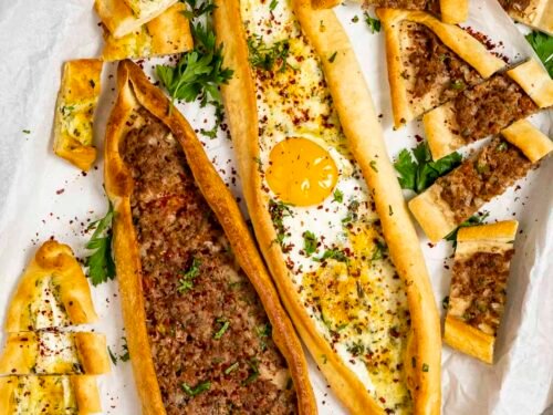 CHOPPED MEAT PIDE WITH EGG